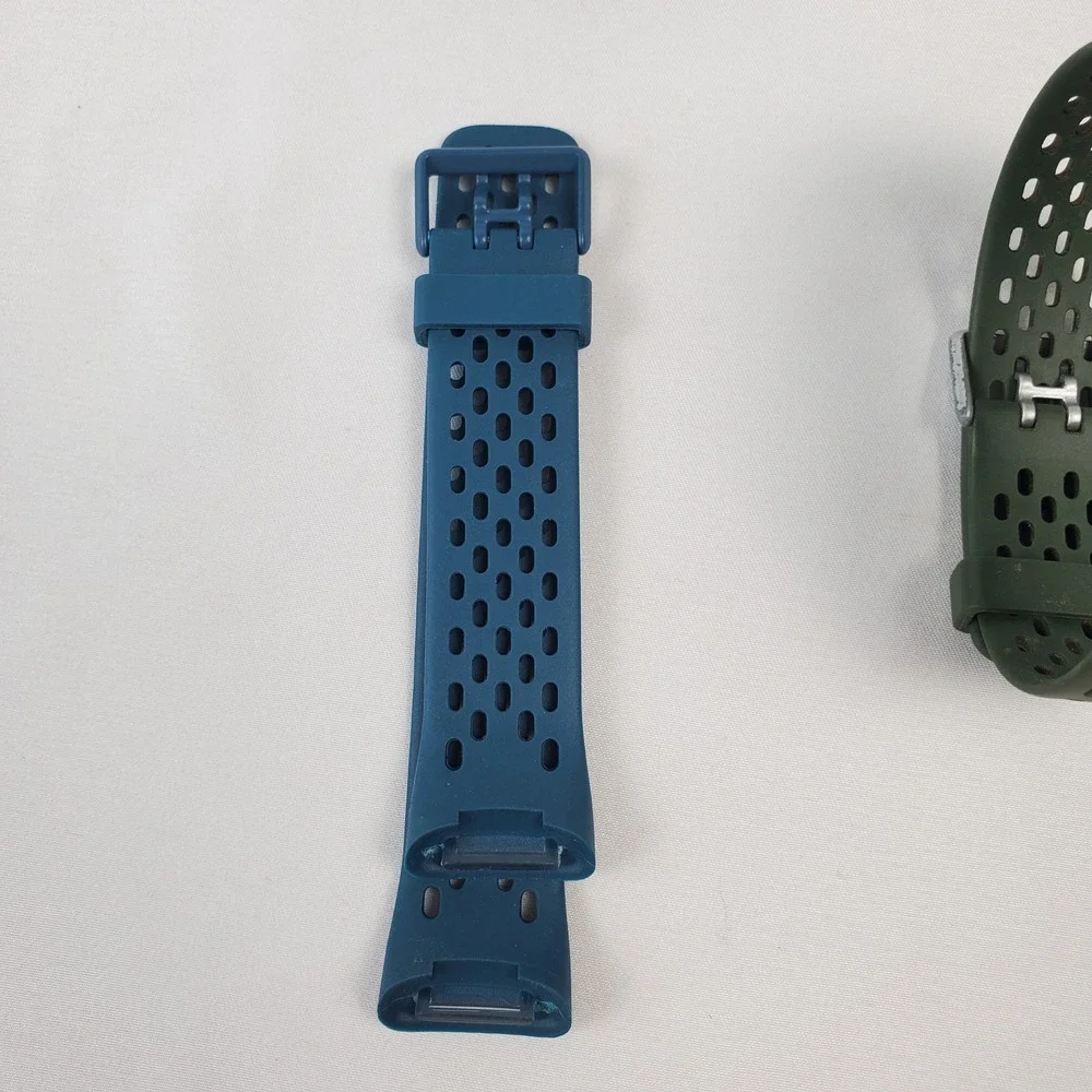 Fitbit Charge 5 Fitness Tracker Black Green w/ Cable, Extra Band, Guide